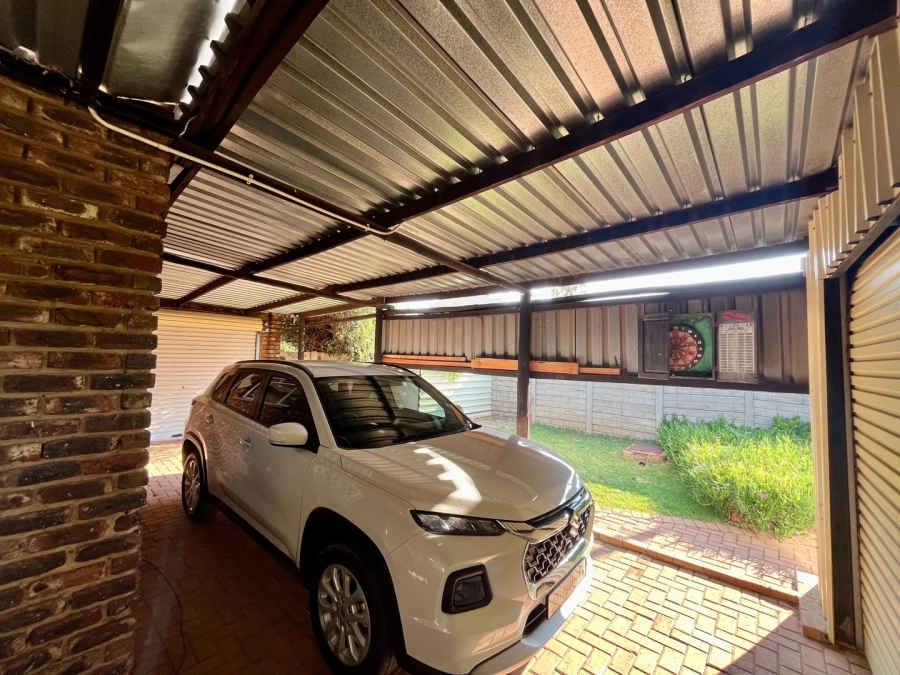 3 Bedroom Property for Sale in Flamwood North West